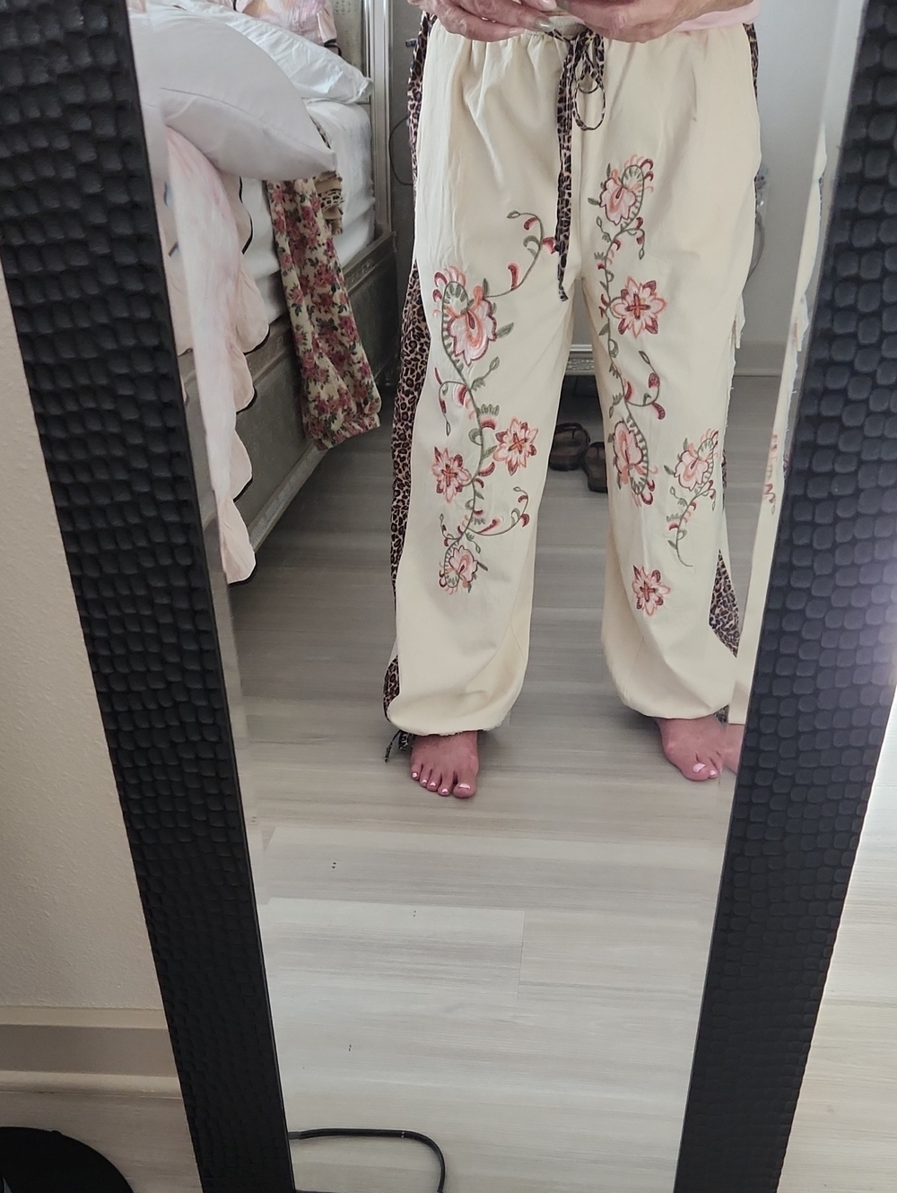 New Wo Tags Embroidered Cream Drawstring Pants with Leopard Trim - Picture 9 of 11